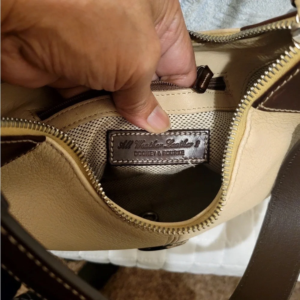 VTG Dooney & Bourke All Weather Pebbled Leather Cream Brown Hobo Shoulder Bag